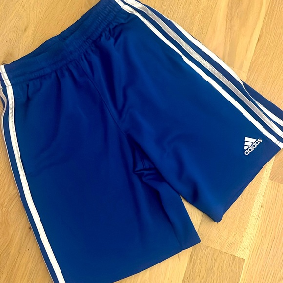Boys Adidas shorts, size Medium 10/12 - Picture 1 of 3